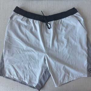 VUORI Men’s Kore two-tone Gray and Black lined drawstring Athletic Shorts XXL